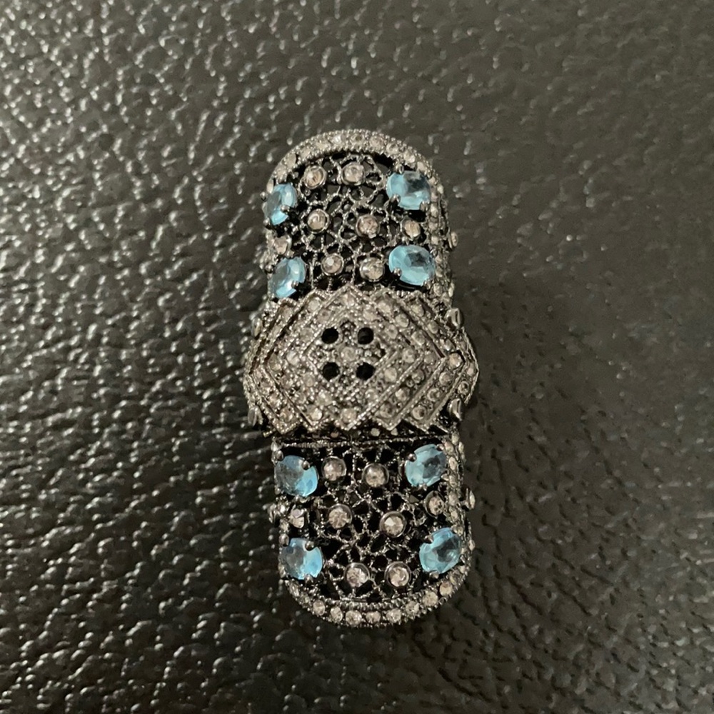 3 rings in 1 blue stones and crystals